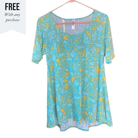 FREE LuLaRoe Top Size S - Picture 1 of 3